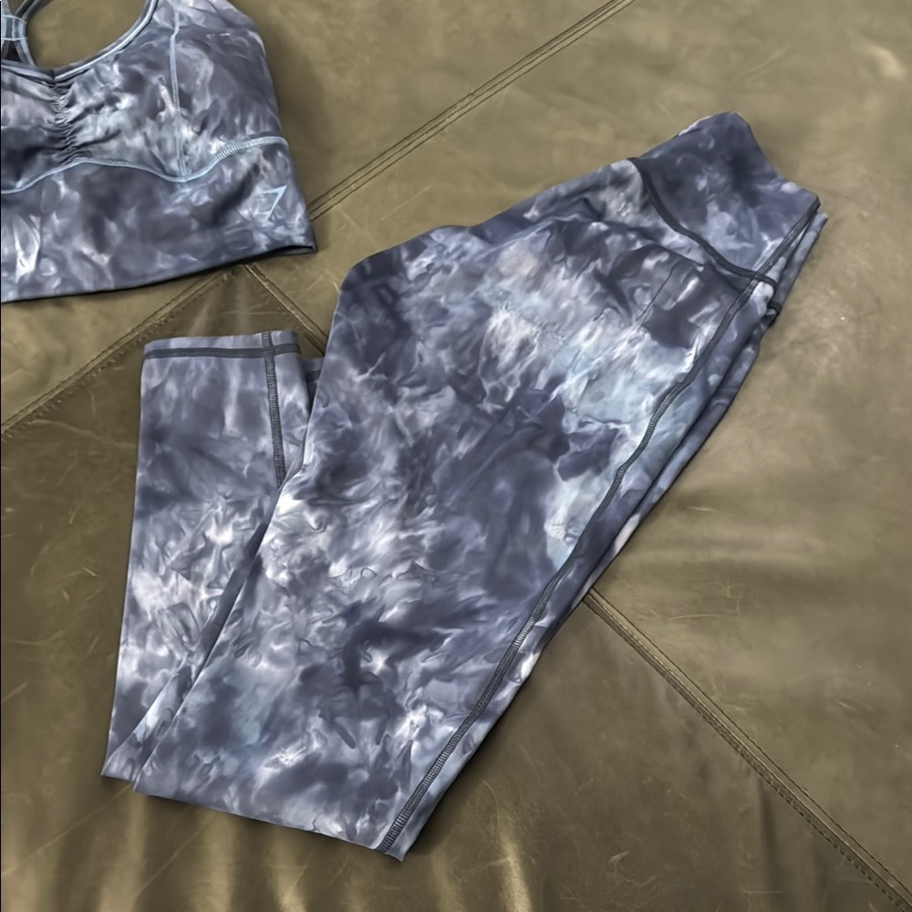 Gymshark Women's Elevate Spray Dye Set - Picture 4 of 5